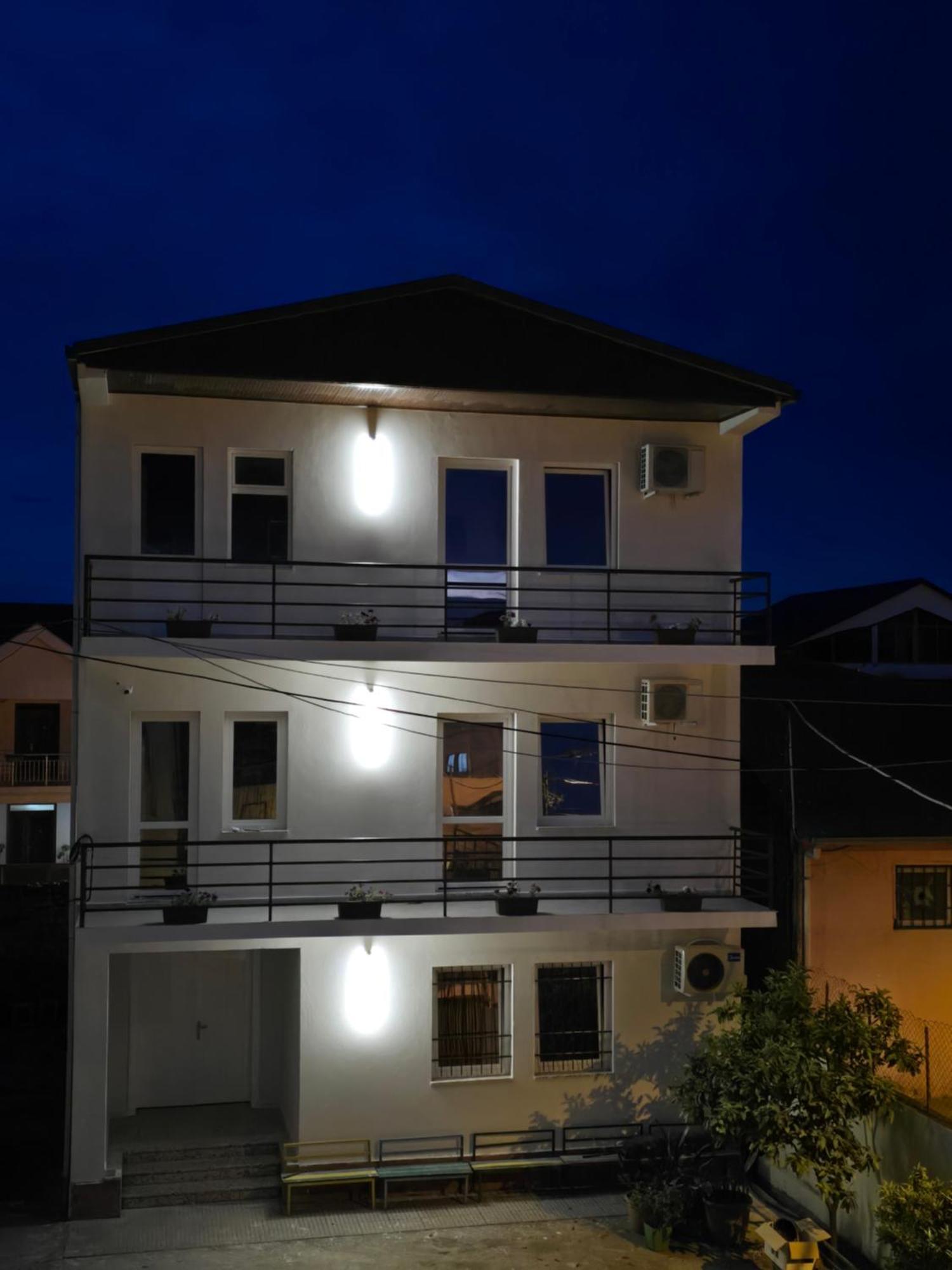 Hotel Aleks Shkoder Bagian luar foto