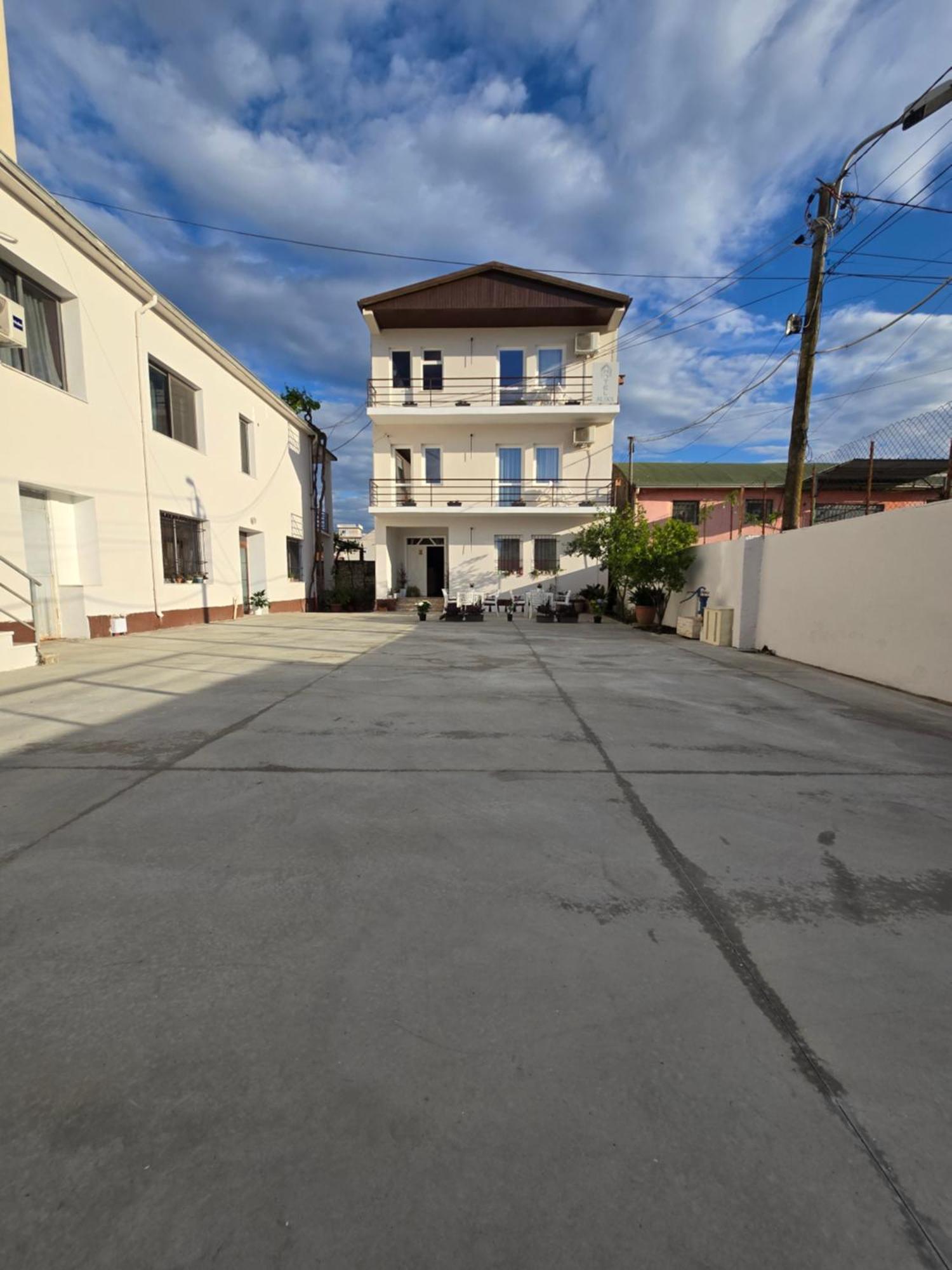 Hotel Aleks Shkoder Bagian luar foto